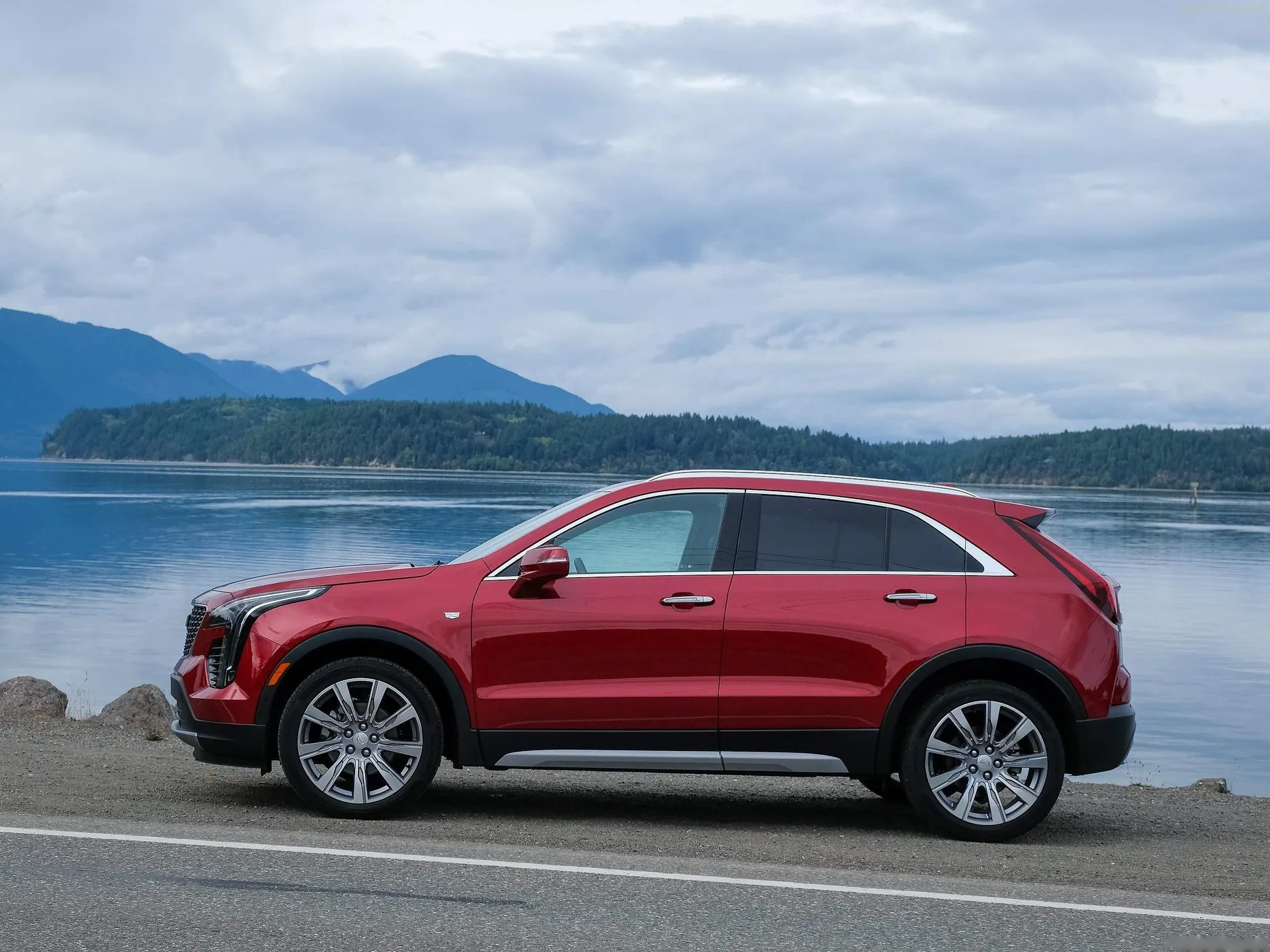 Cadillac XT4 (2019) – boční profil