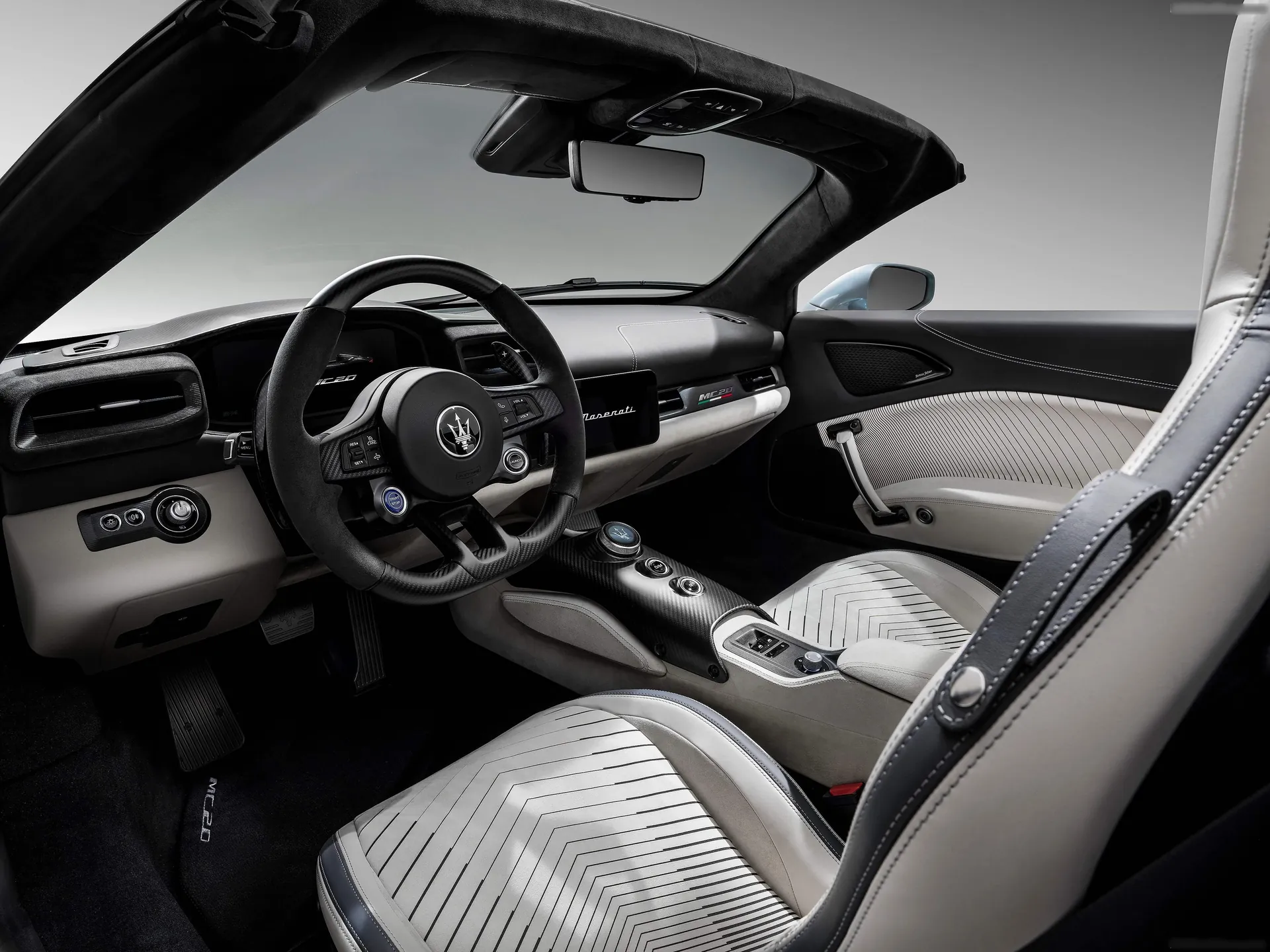 Maserati MC20 Cielo (2023) – interiér