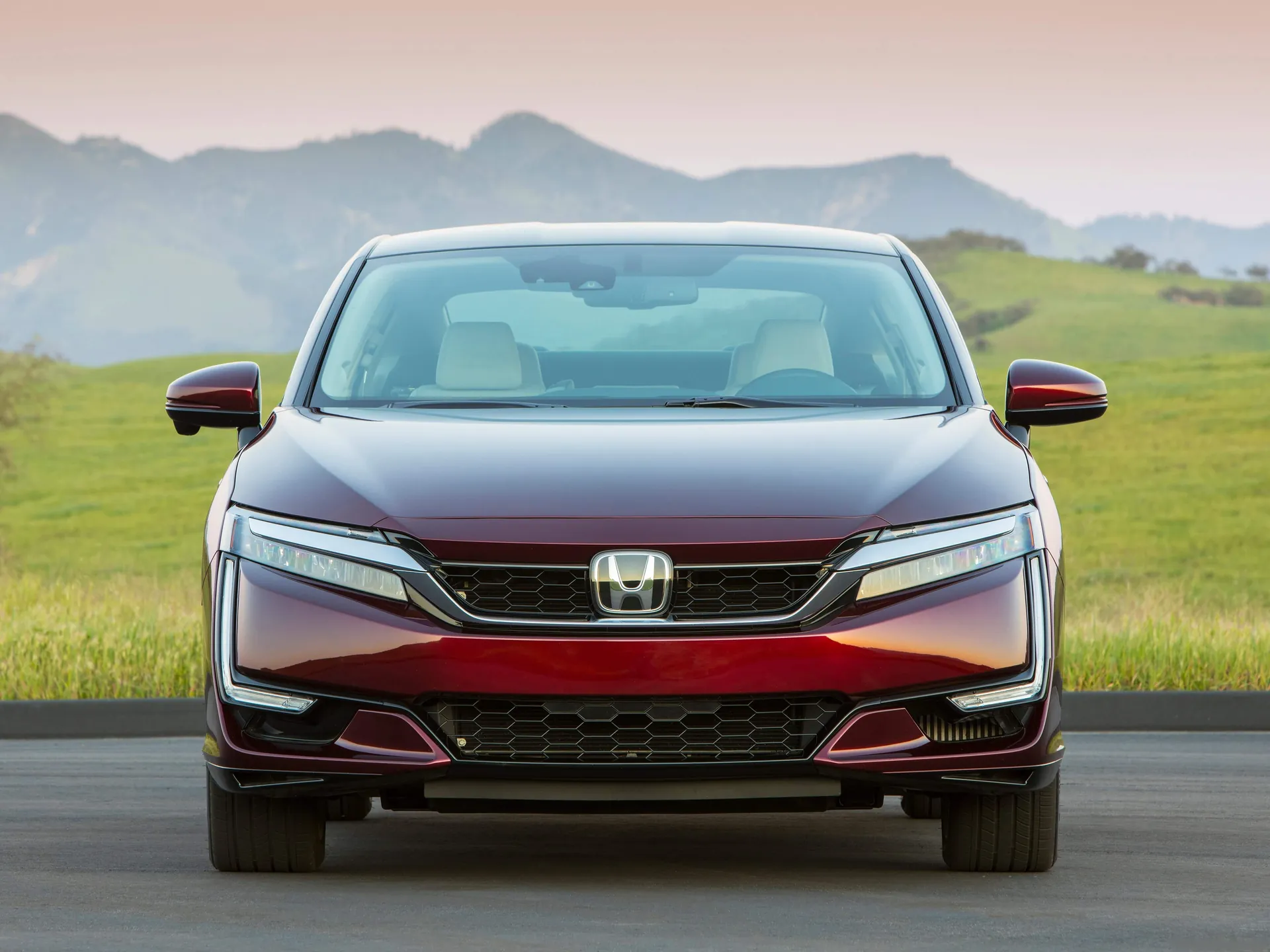 Honda Clarity Fuel Cell (2017) – zepředu