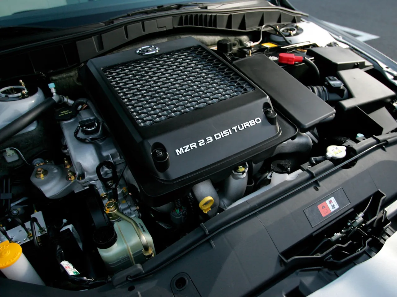 Mazda 6 MPS (2006) – motorový prostor