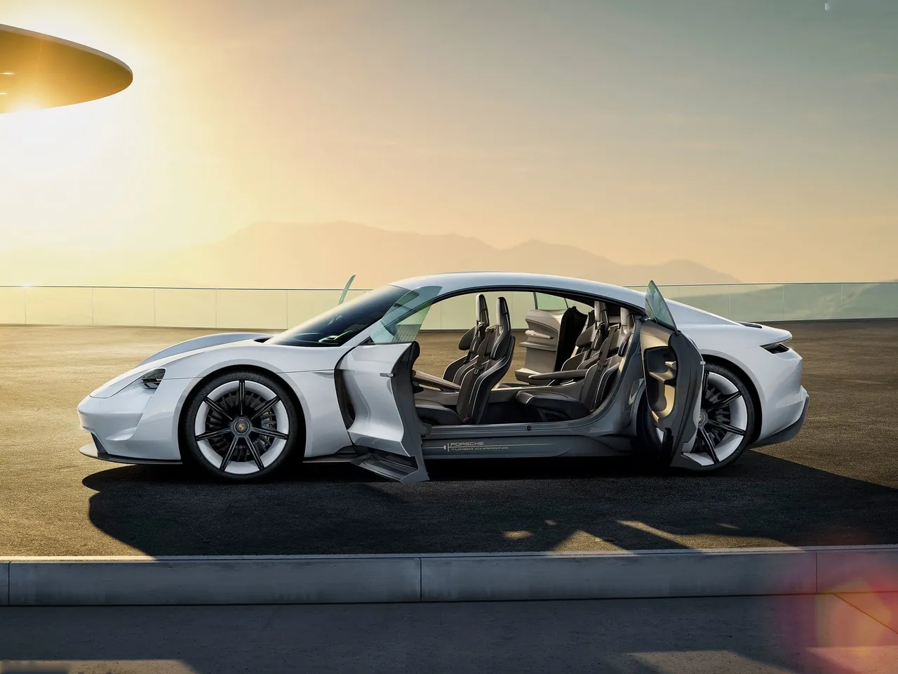Porsche Mission E Concept (2015) – boční profil