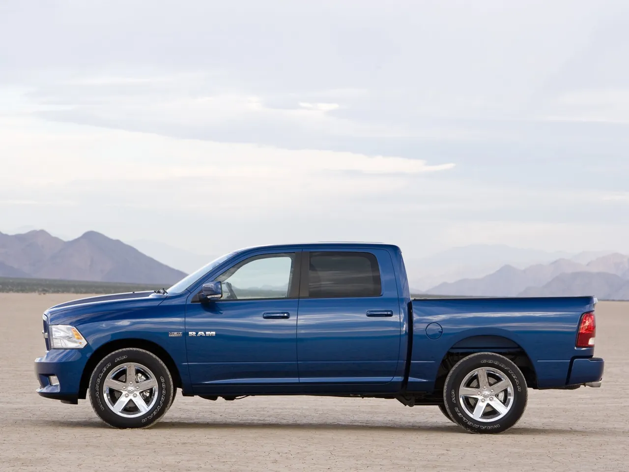 Dodge Ram 1500 Sport (2009) – boční profil