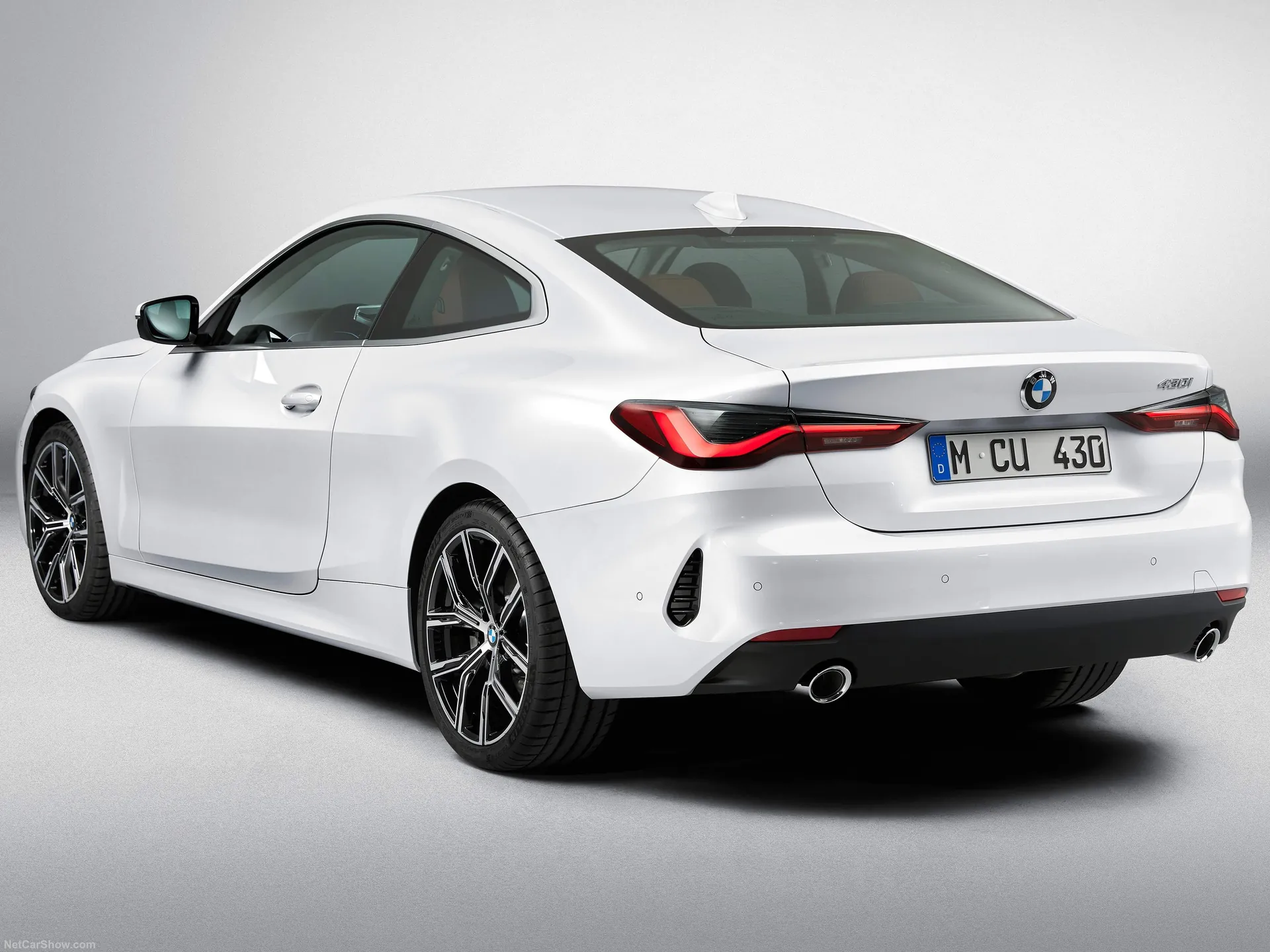 BMW 4-Series Coupe (2021) - Rear Three-Quarter