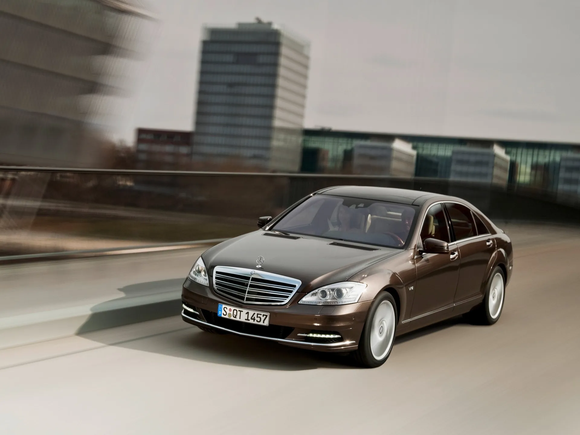 Mercedes-Benz S-Class (2010)