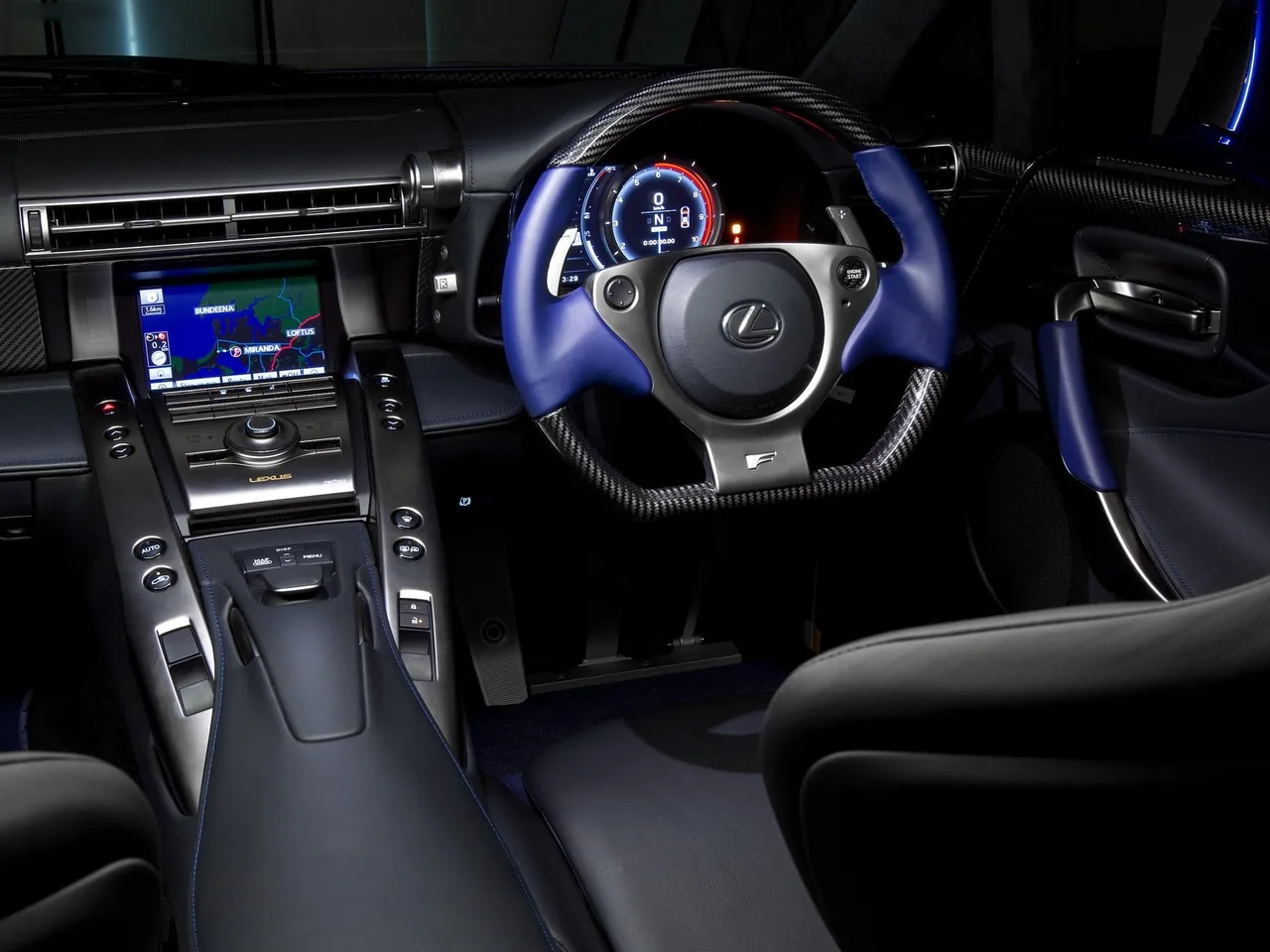 Lexus LFA (2011) – interiér