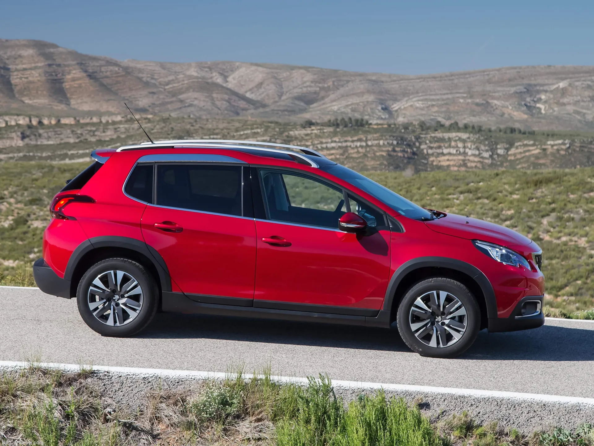 Peugeot 2008 (2017) – boční profil