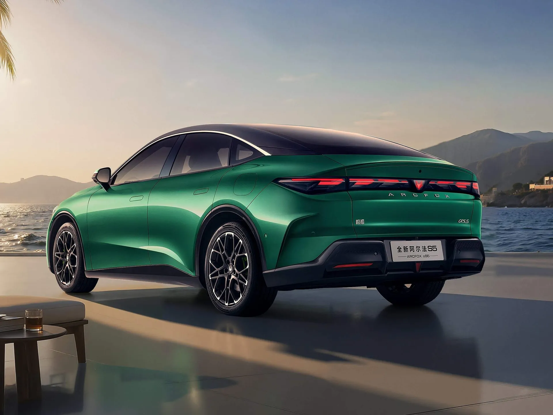 BAIC ArcFox Alpha S5 (2026) – zadní tříčtvrteční pohled