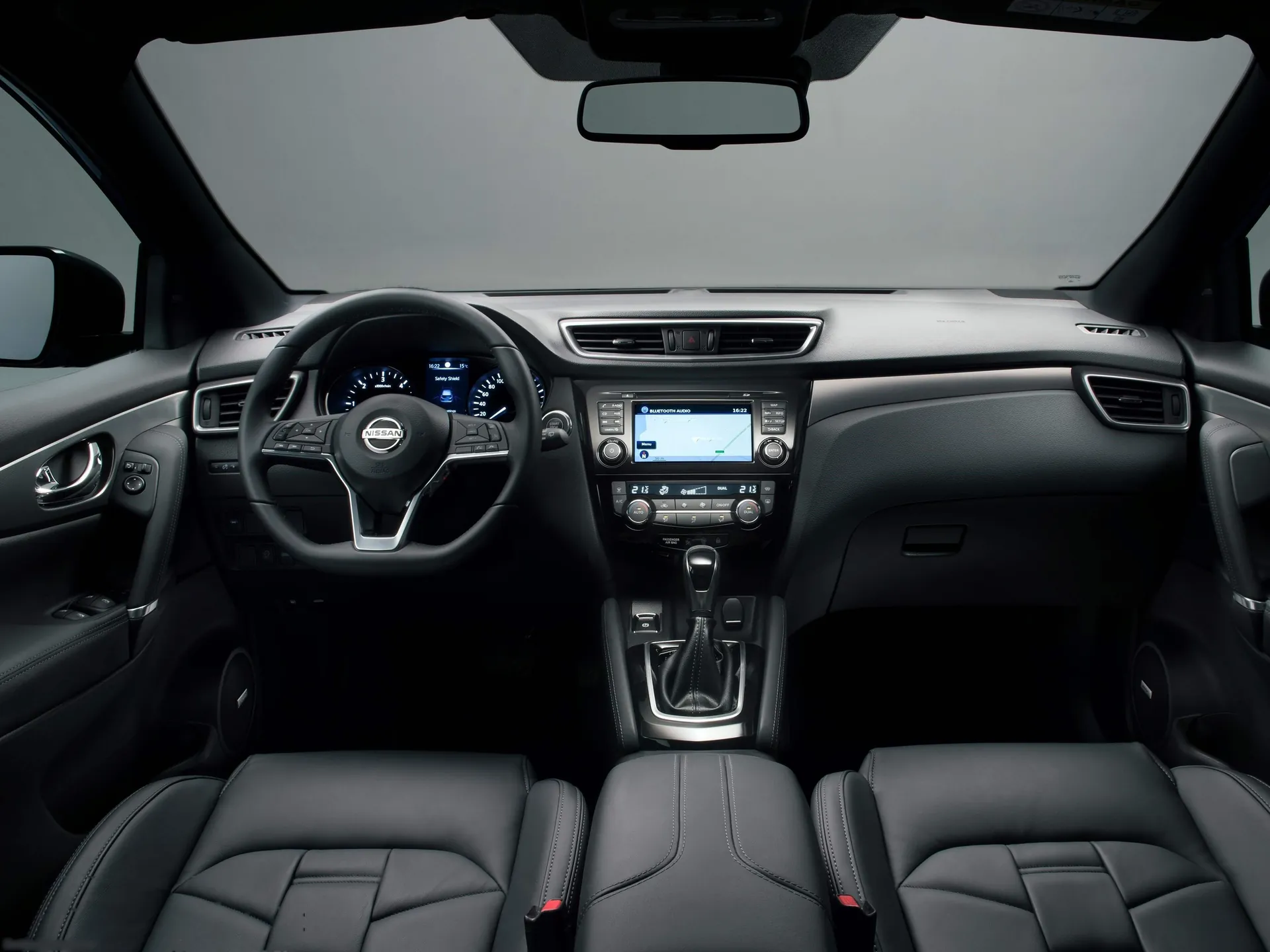Nissan Qashqai (2018) - Interior