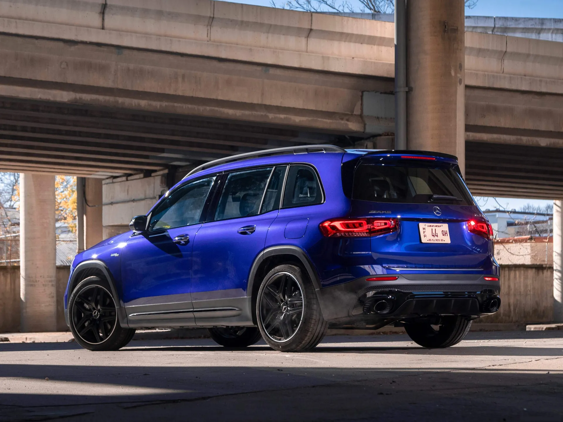 Mercedes-Benz GLB35 AMG 4Matic (2020) – zadní tříčtvrteční pohled