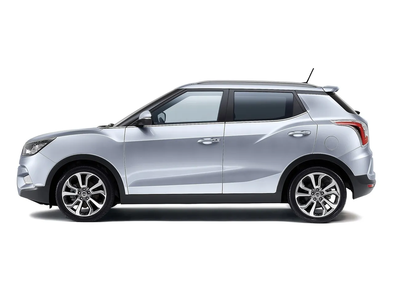SsangYong Tivoli (2016) – boční profil