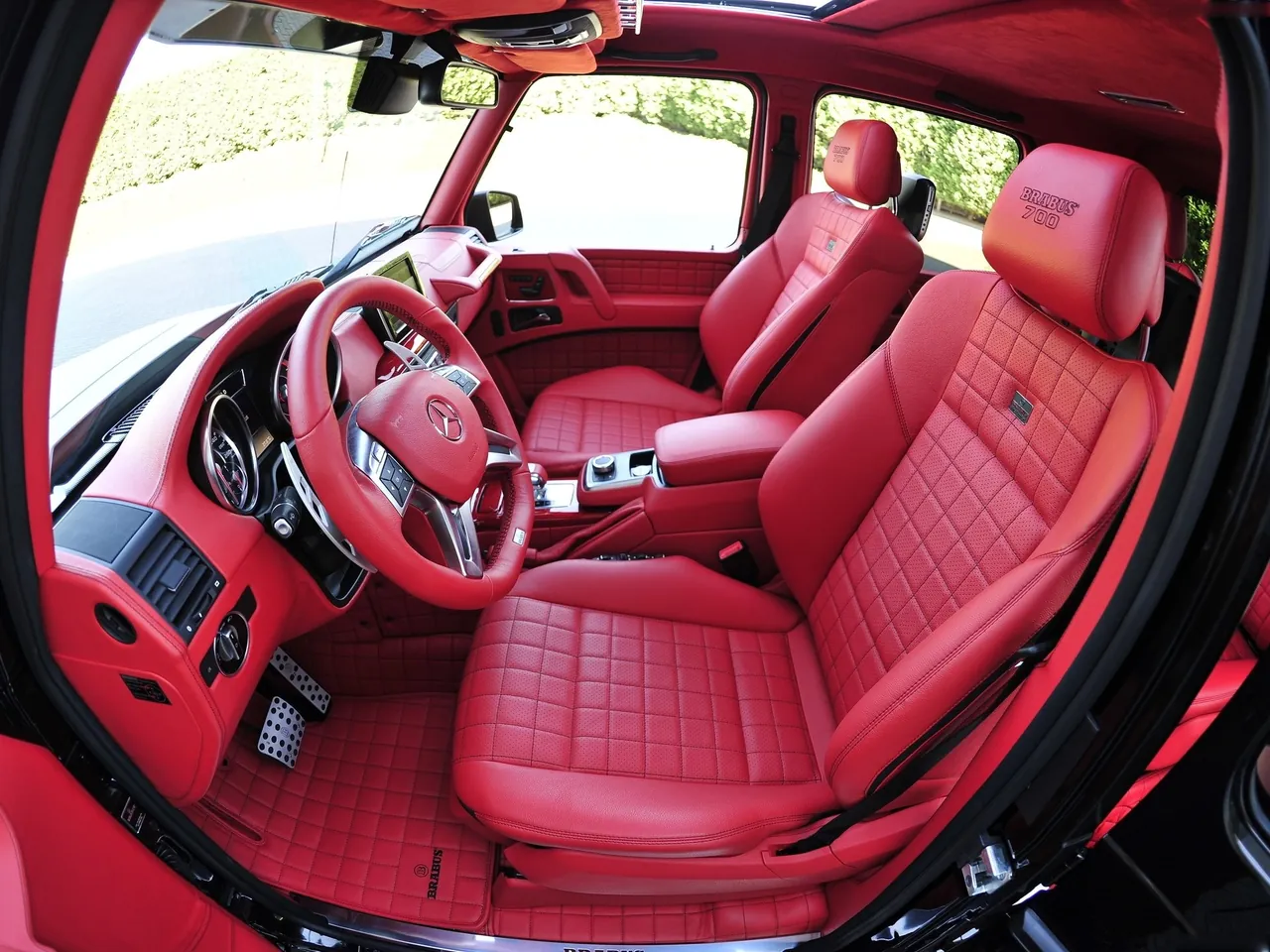 Brabus B63S-700 6x6 (2013) – interiér