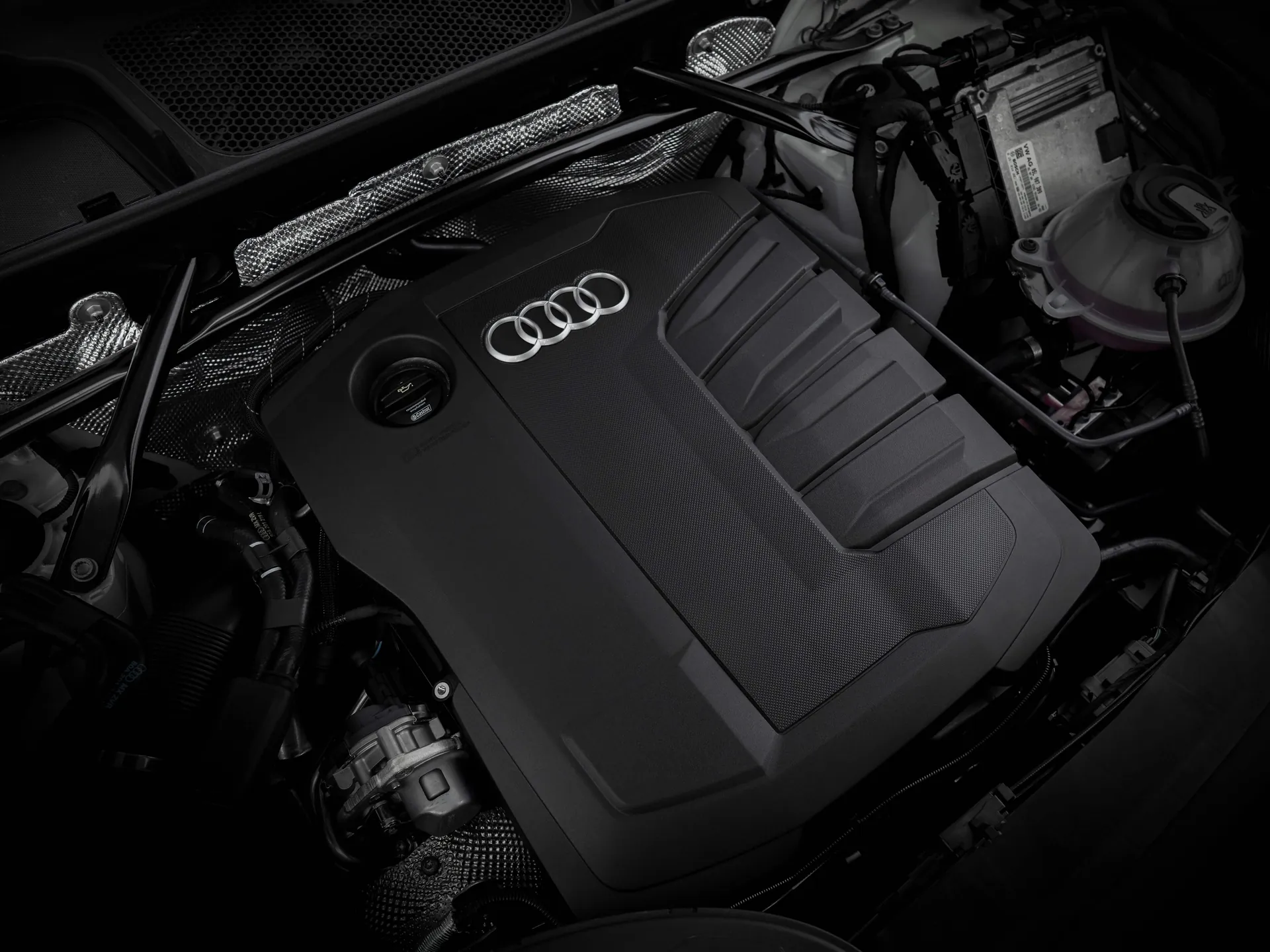 Audi Q5 Sportback (2021) – motorový prostor