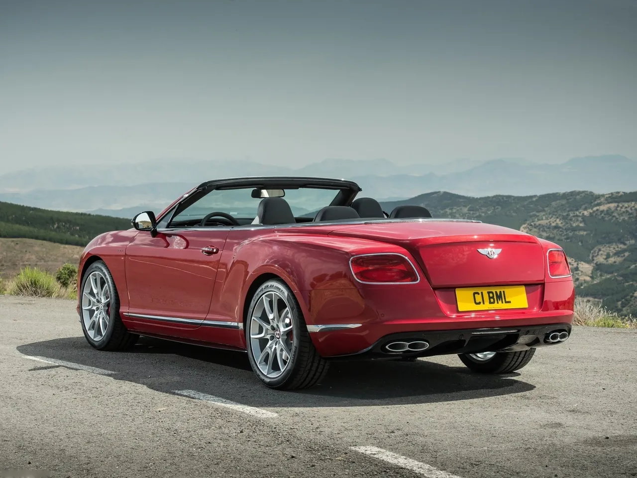 Bentley Continental GT V8 S Convertible (2014) – zadní tříčtvrteční pohled