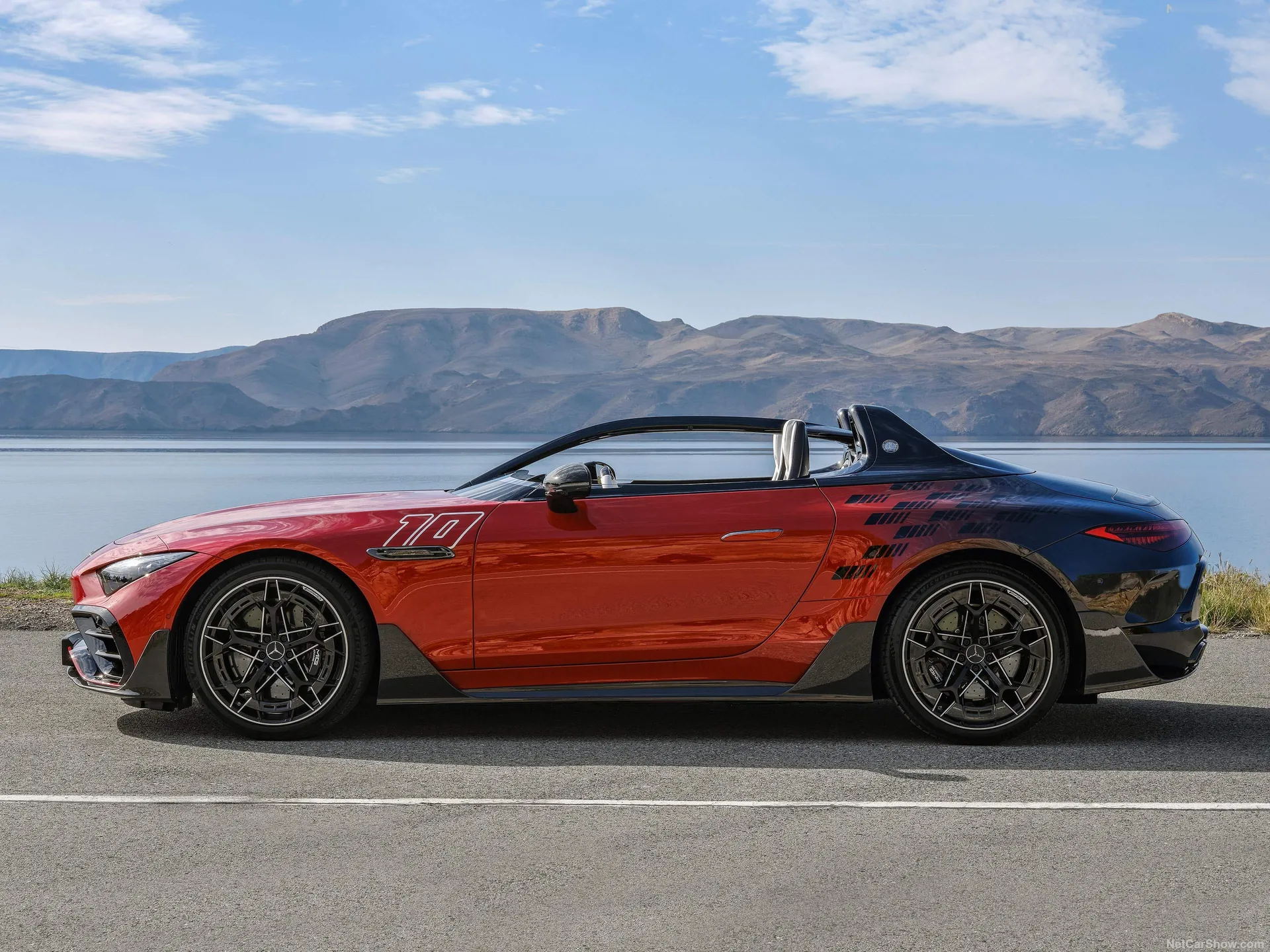 Mercedes-Benz PureSpeed AMG (2025) – boční profil