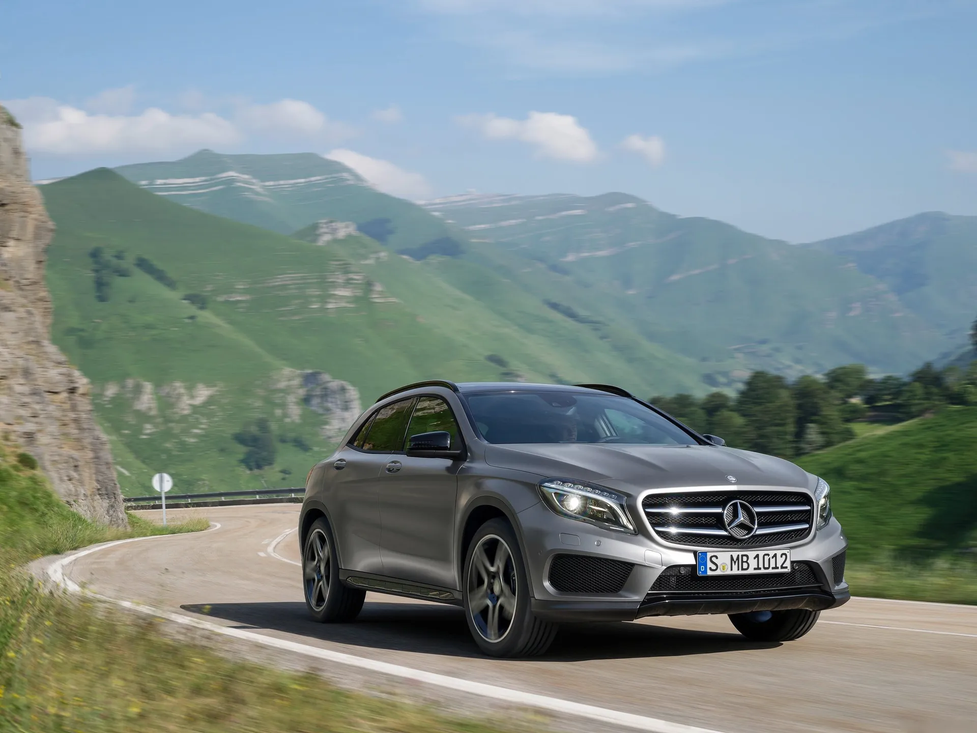 Mercedes-Benz GLA-Class (2015)