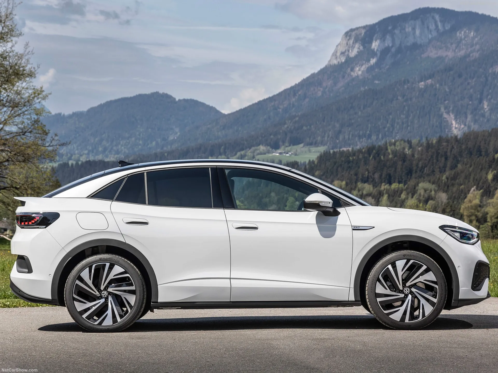 Volkswagen ID.5 (2022) - Side Profile