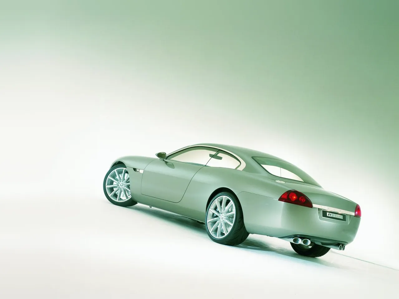 Jaguar R-Coupe Concept (2001) – zadní tříčtvrteční pohled