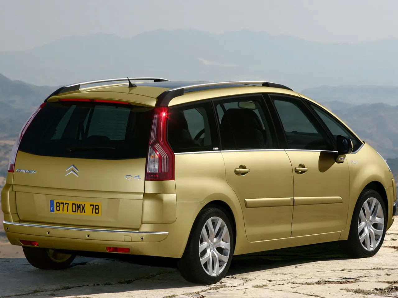 Citroen Grand C4 Picasso (2007) – zadní tříčtvrteční pohled