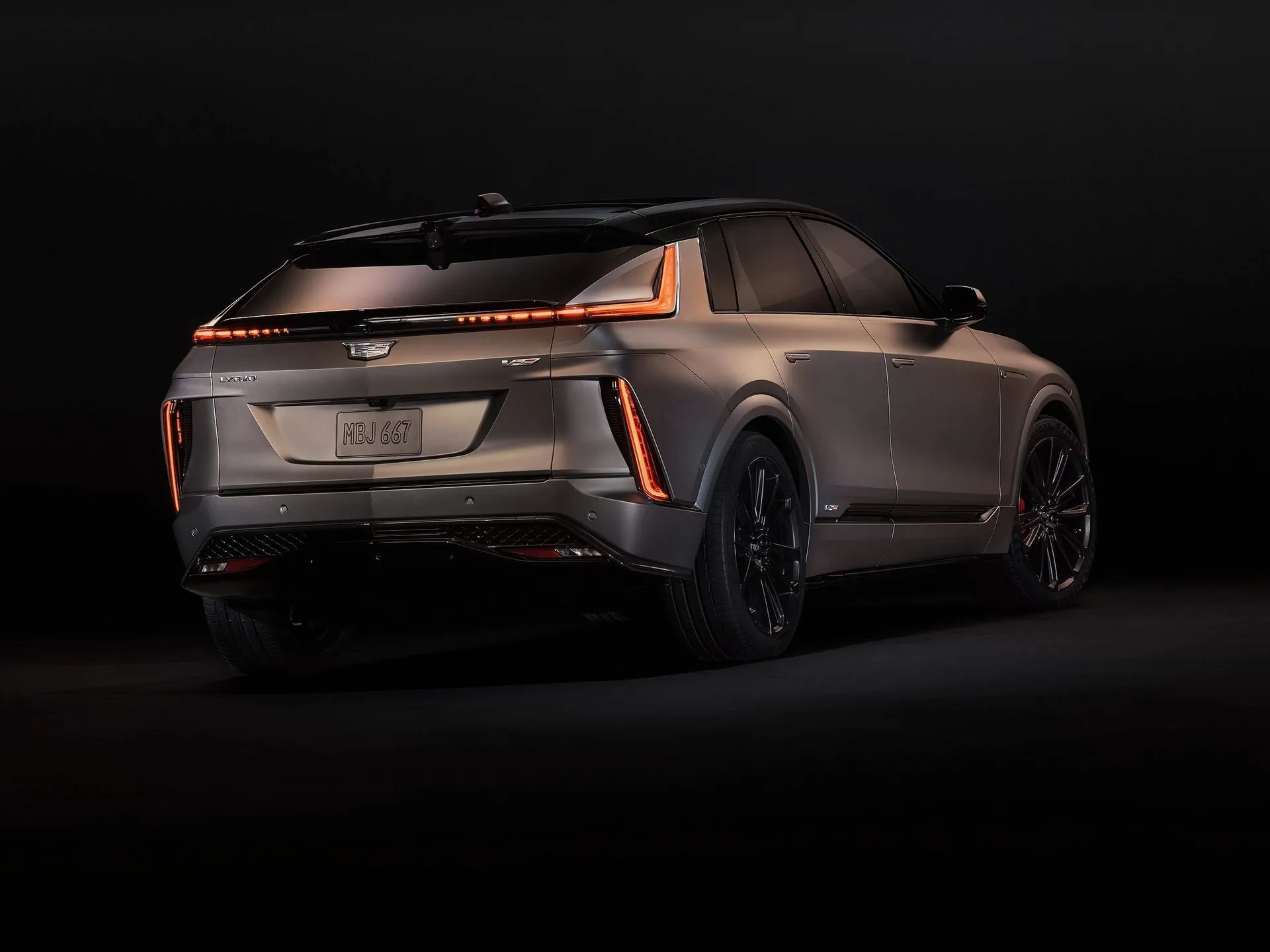Cadillac Lyriq-V (2026) – zadní tříčtvrteční pohled