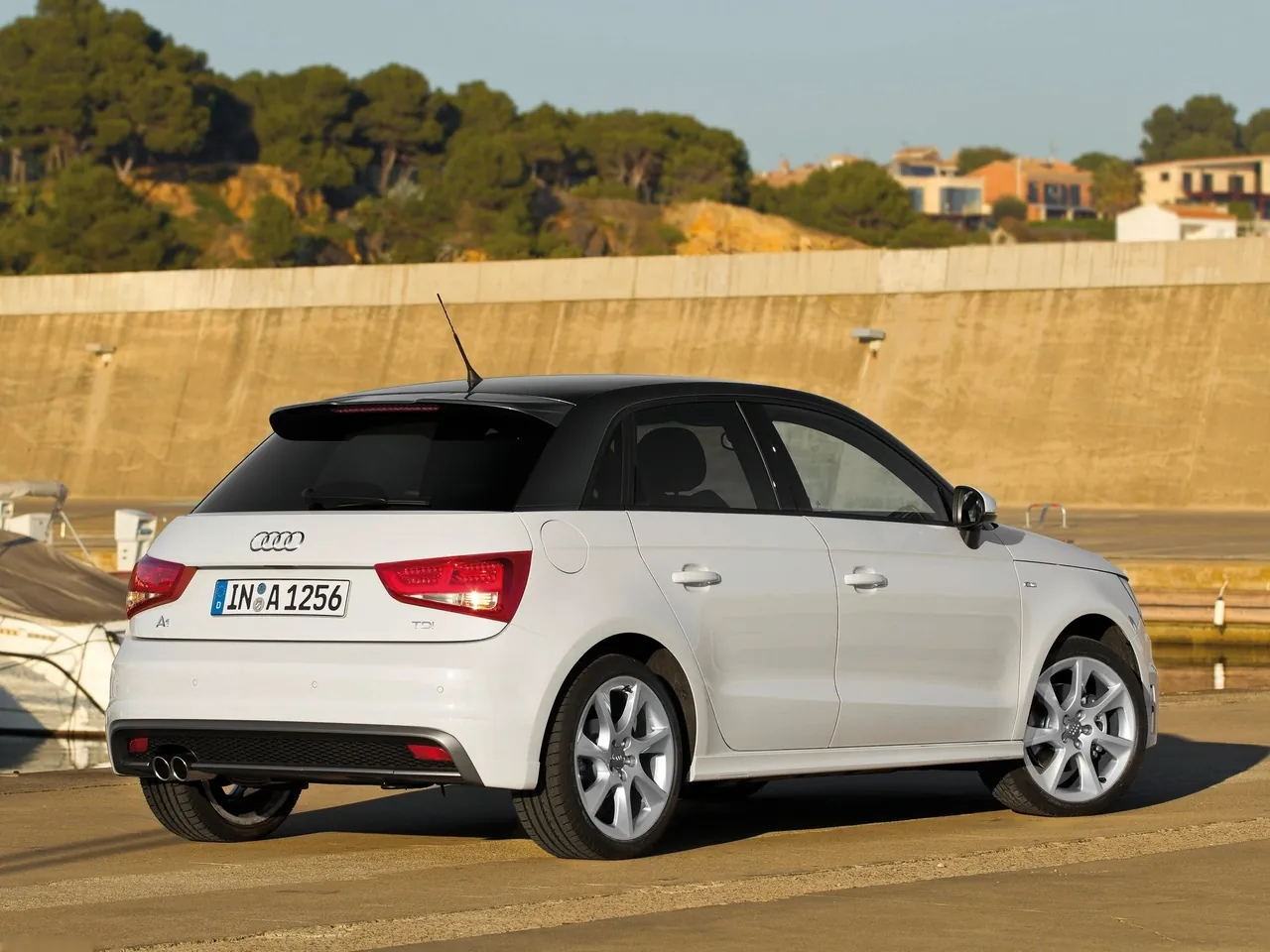 Audi A1 Sportback (2012) – zadní tříčtvrteční pohled