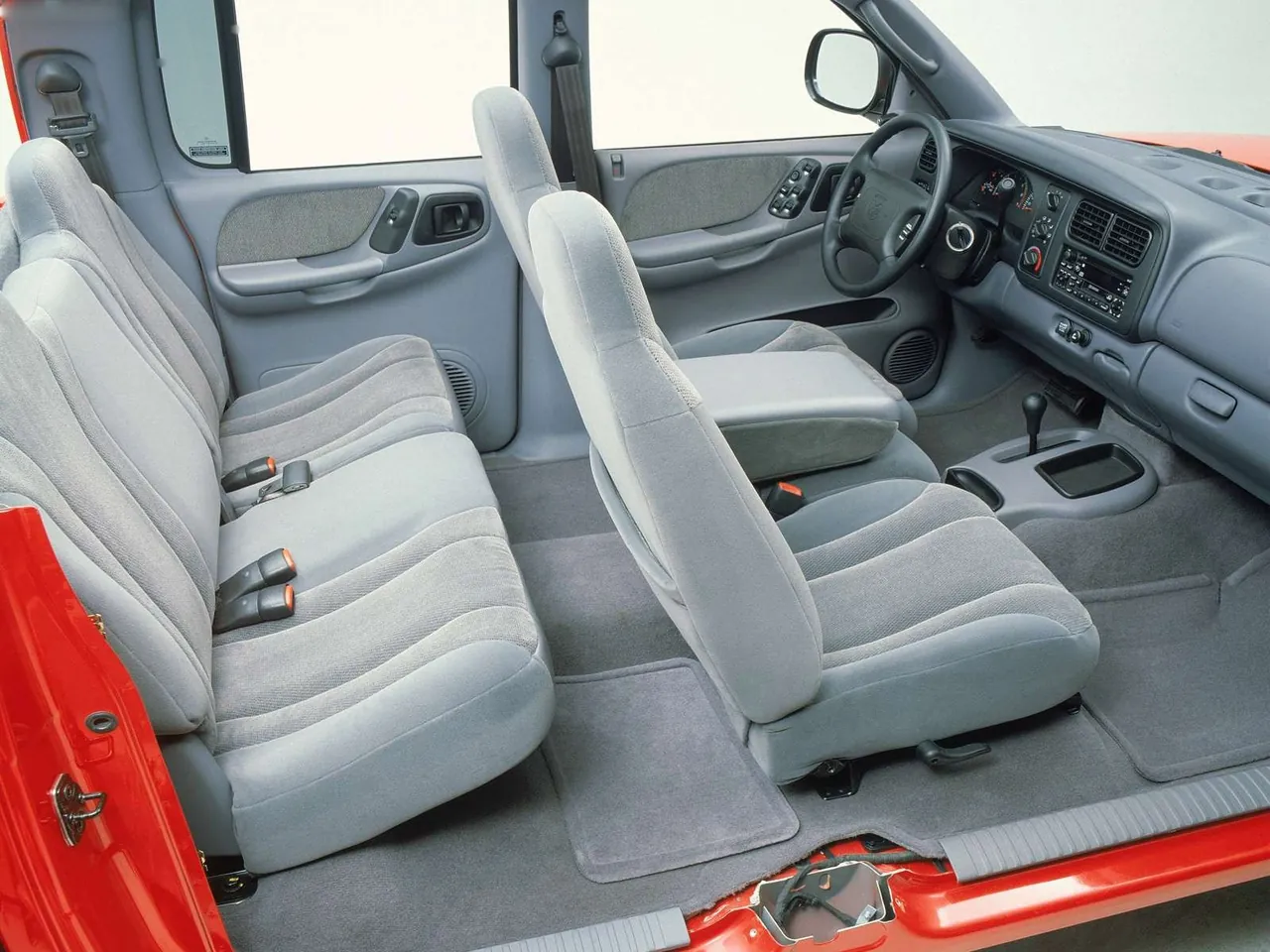 Dodge Dakota Quad Cab (2000) – interiér