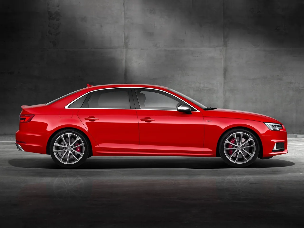 Audi S4 (2017) – boční profil