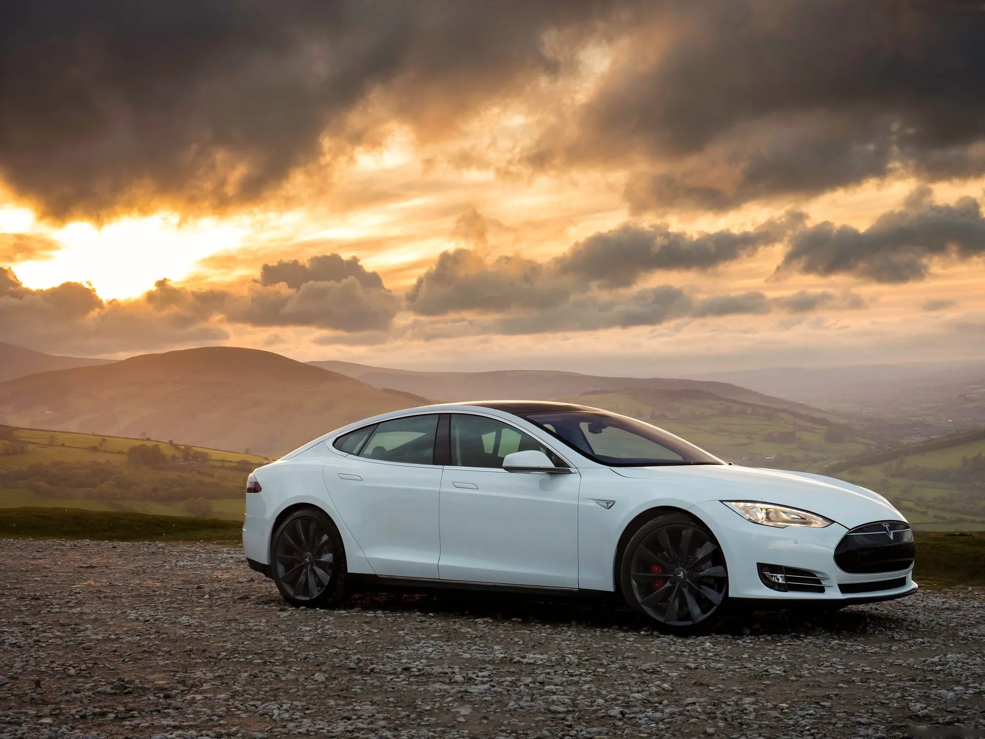 Tesla Model S [UK] (2013)