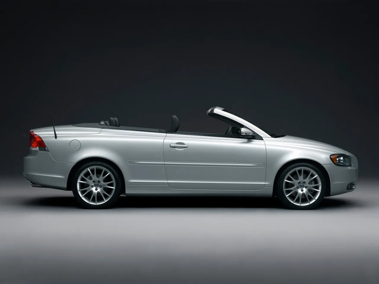 Volvo C70 (2006) – boční profil