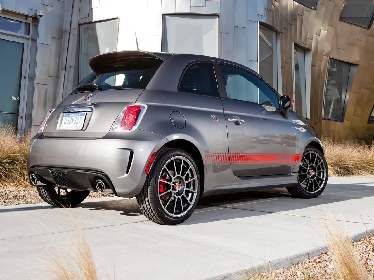Fiat 500 Abarth (2012) - Rear Three-Quarter