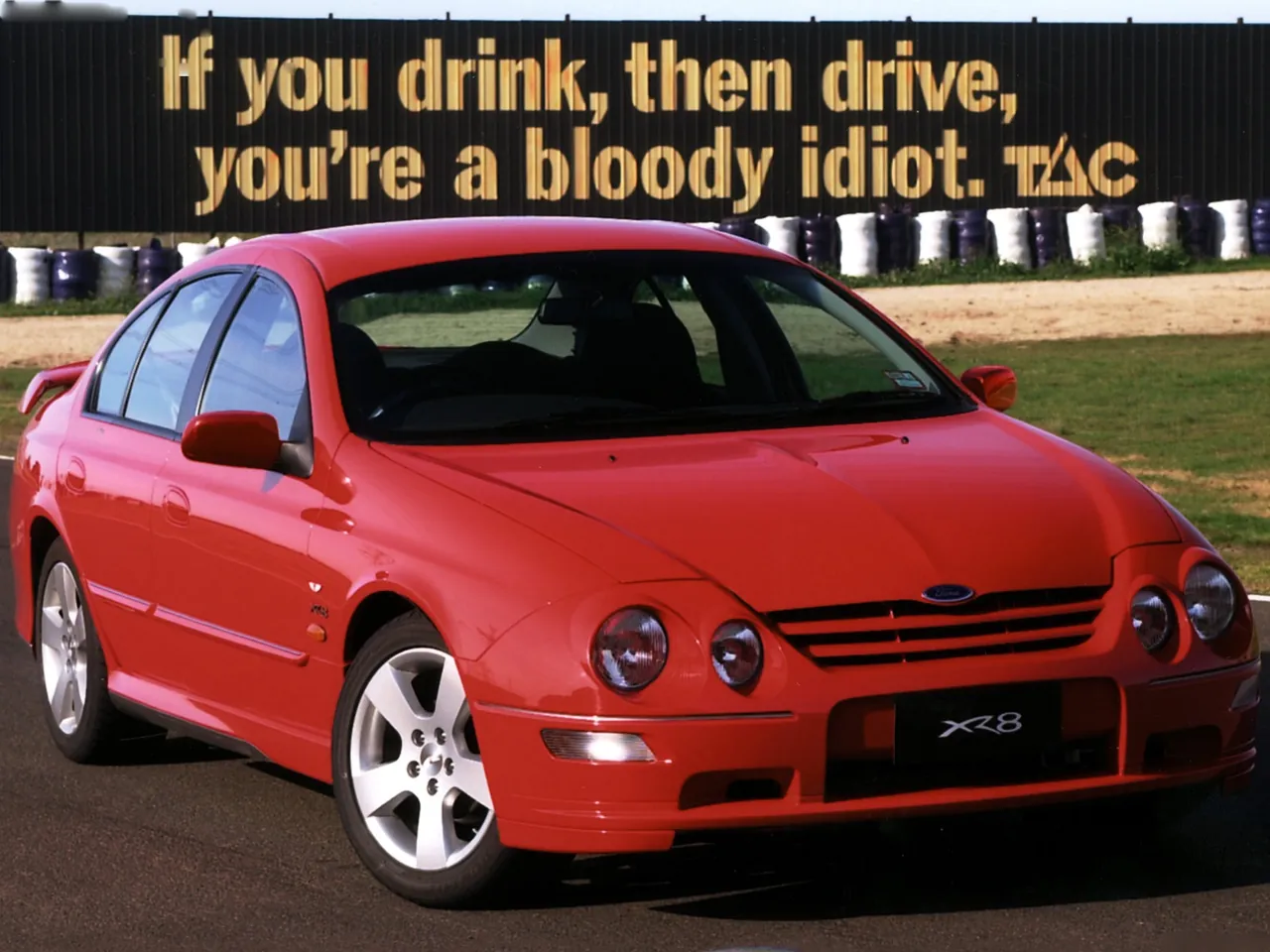 Ford Falcon XR8 (2001)