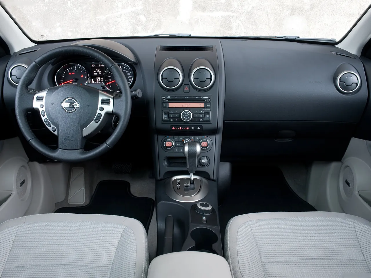 Nissan Qashqai (2010) – interiér
