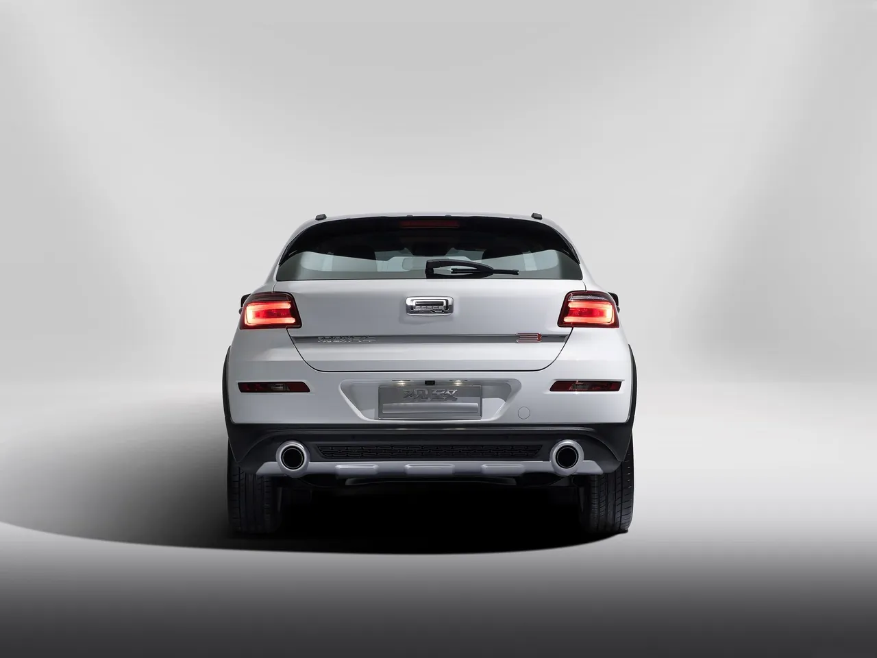 Qoros 3 City SUV 1.6T (2015) – zezadu