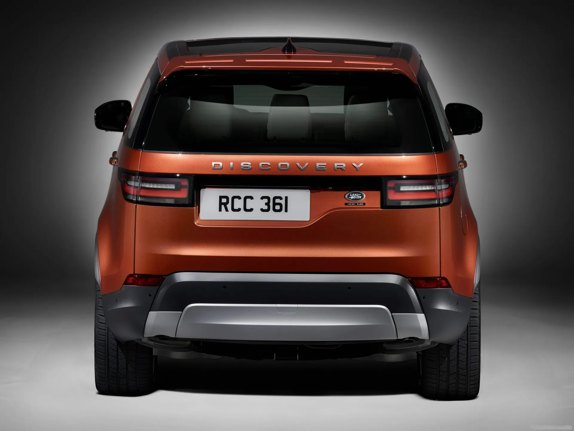 Land Rover Discovery (2017) - Rear