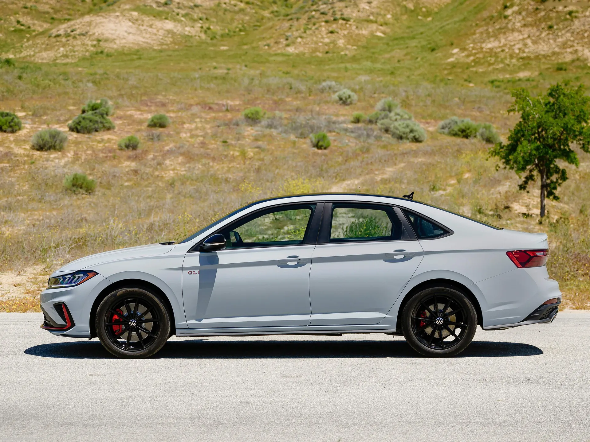 Volkswagen Jetta GLI (2025) – boční profil