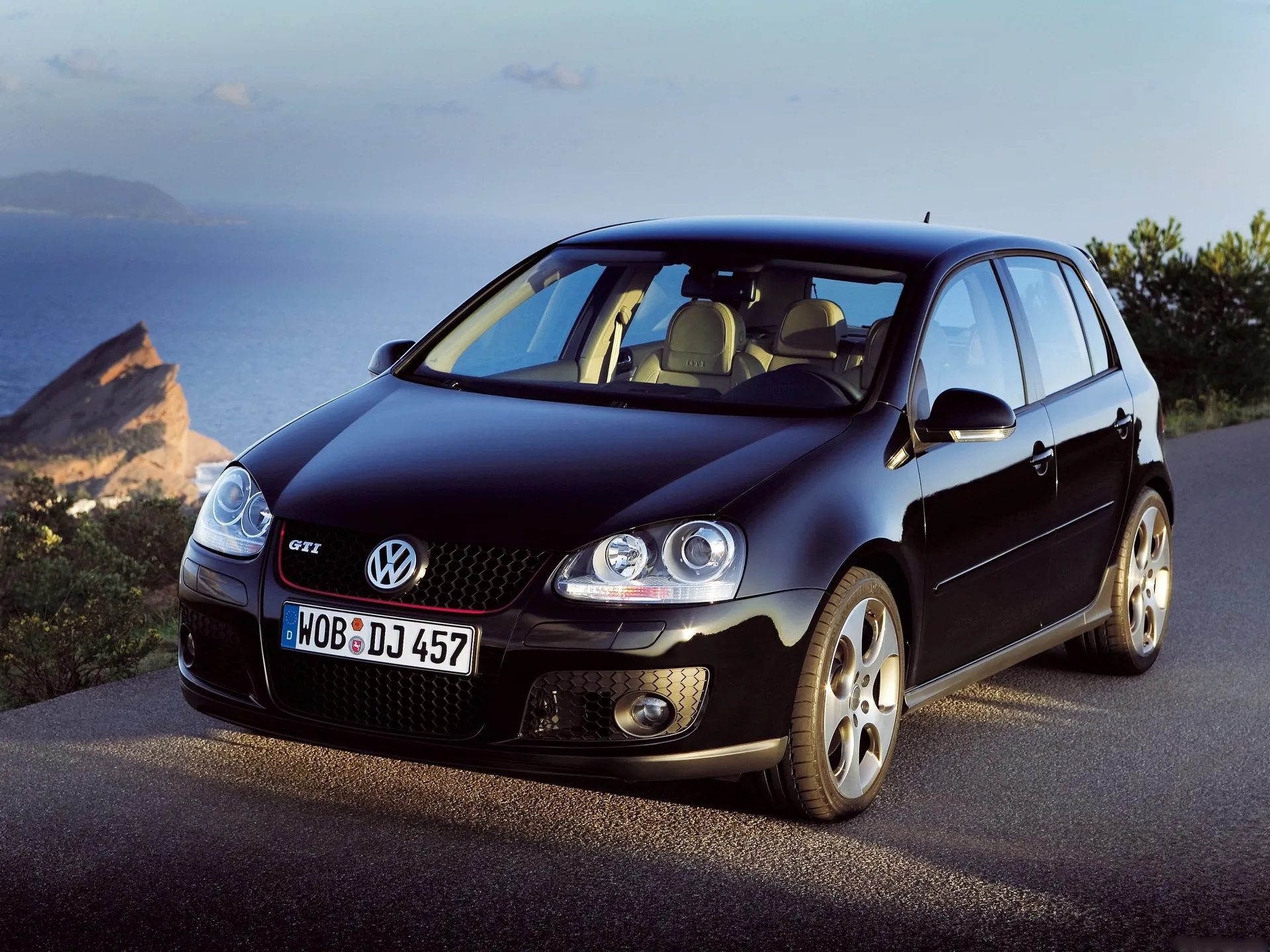 Volkswagen Golf GTI 5-door (2004)