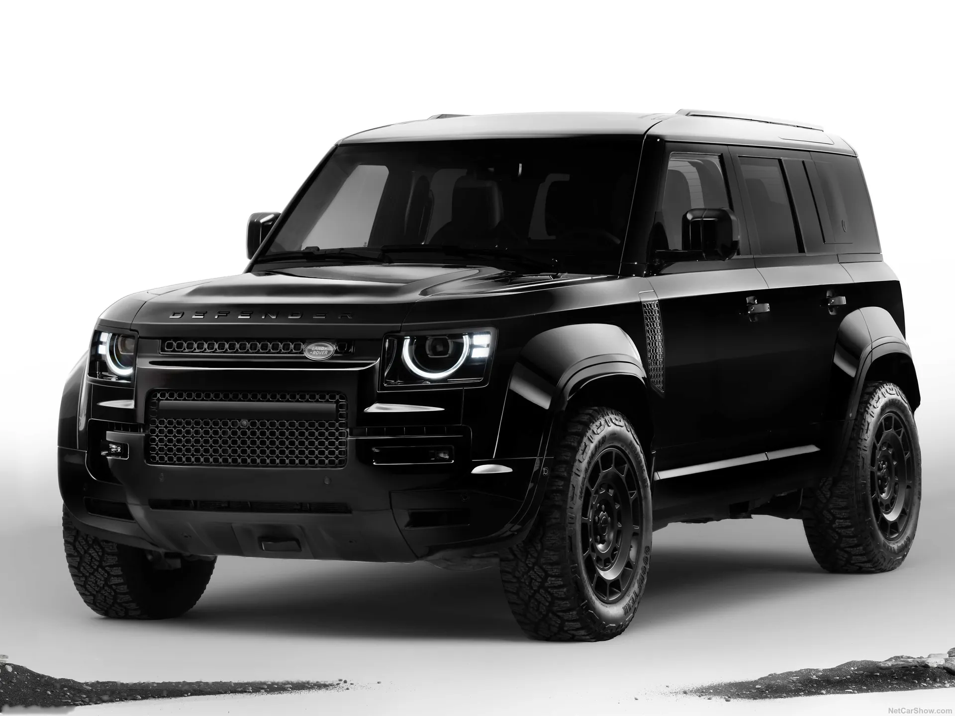 Land Rover Defender Octa Black (2026)