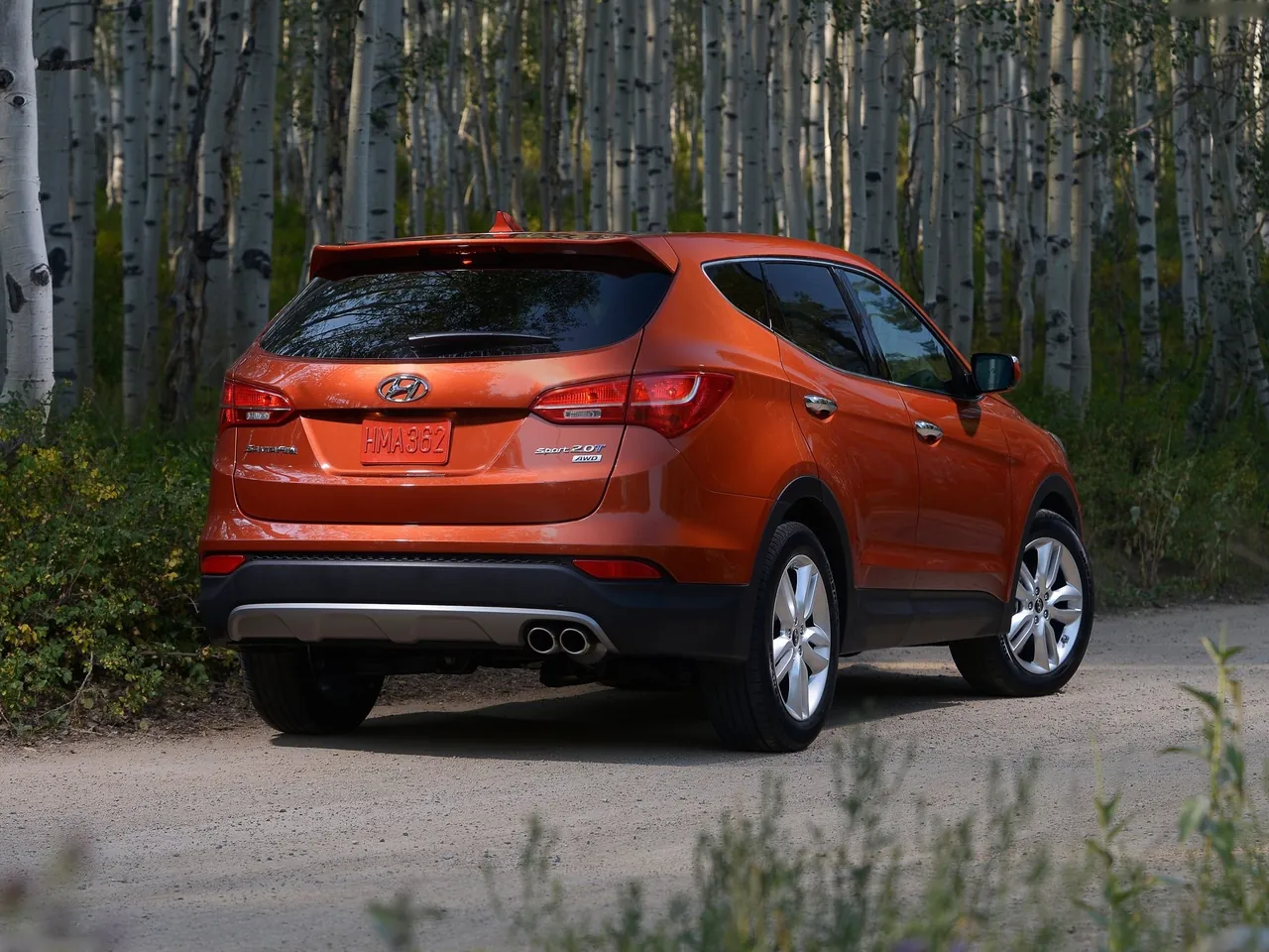 Hyundai Santa Fe Sport (2013) – zadní tříčtvrteční pohled