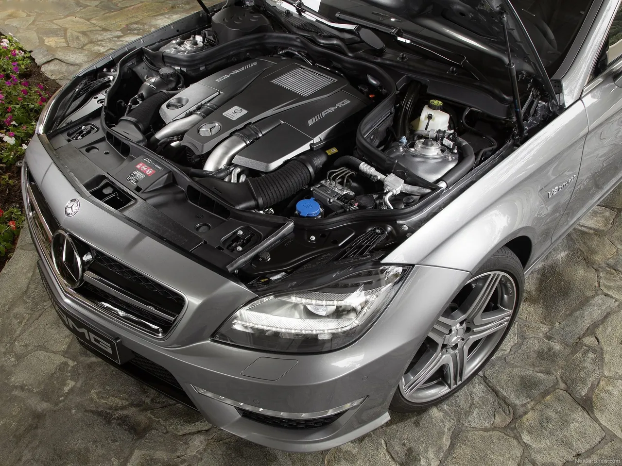 Mercedes-Benz CLS63 AMG (2012) - Engine Bay