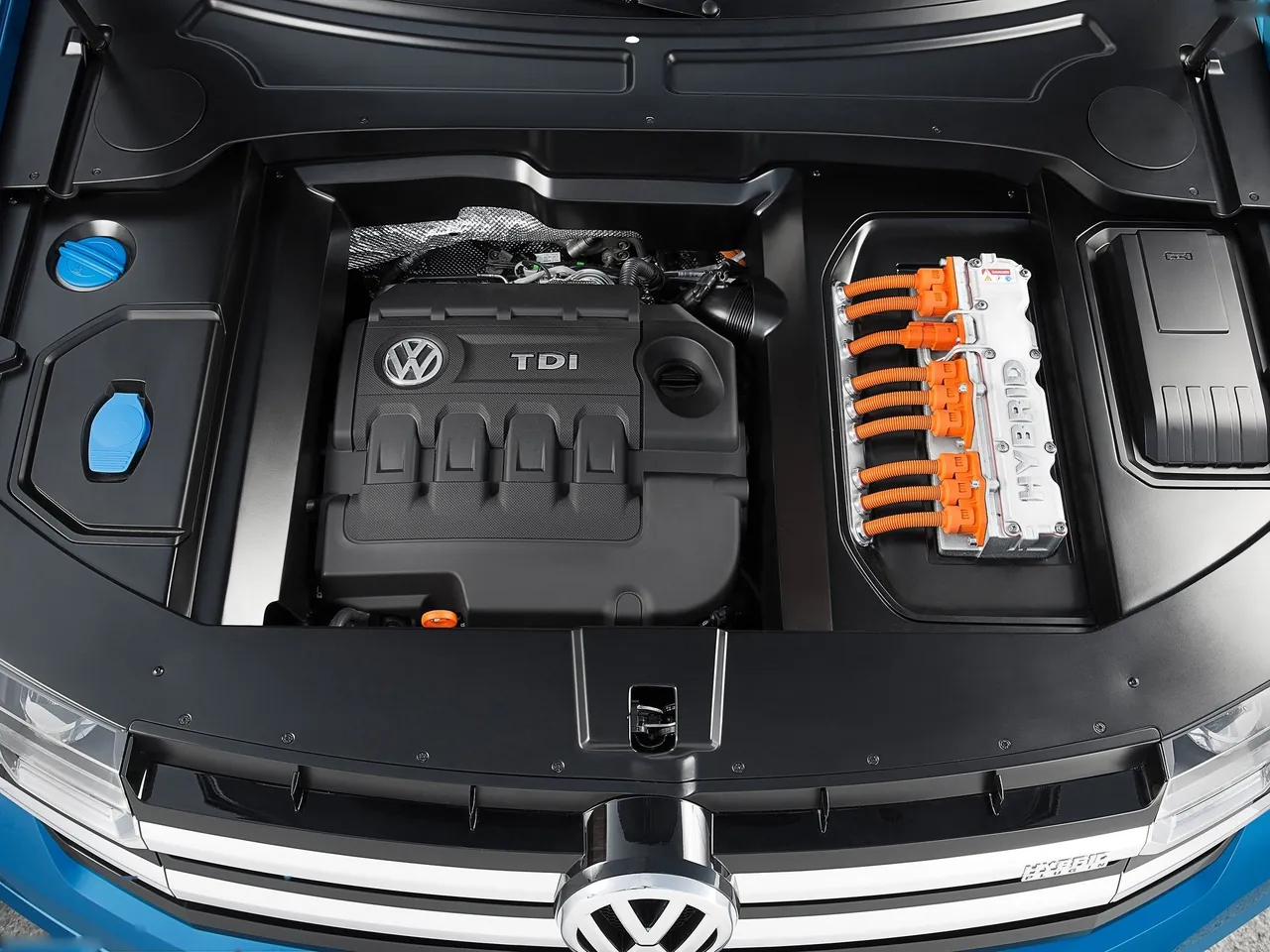 Volkswagen CrossBlue Concept (2013) – motorový prostor