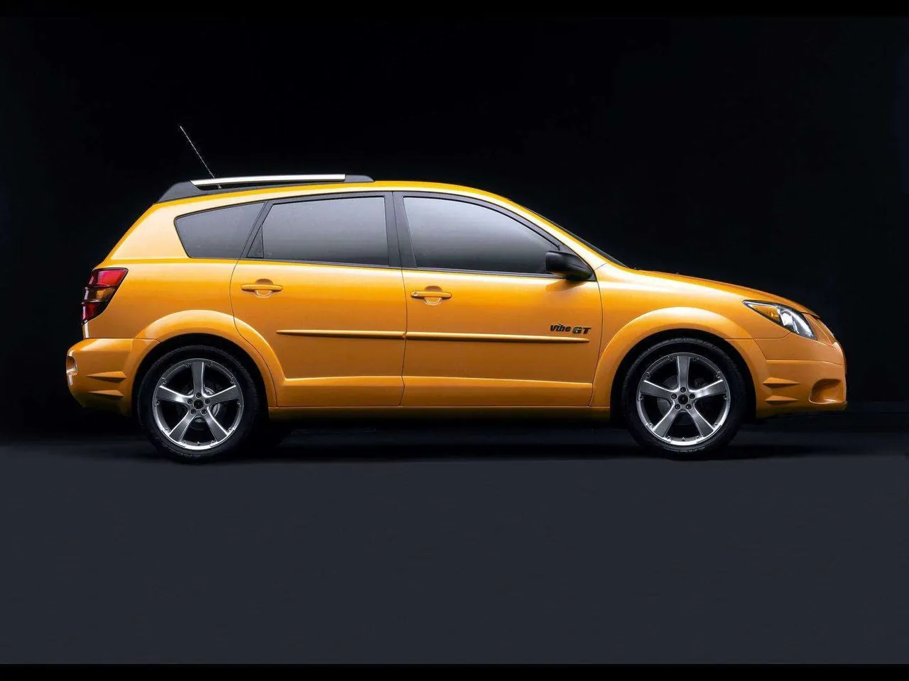 Pontiac Vibe GT (2001) – boční profil