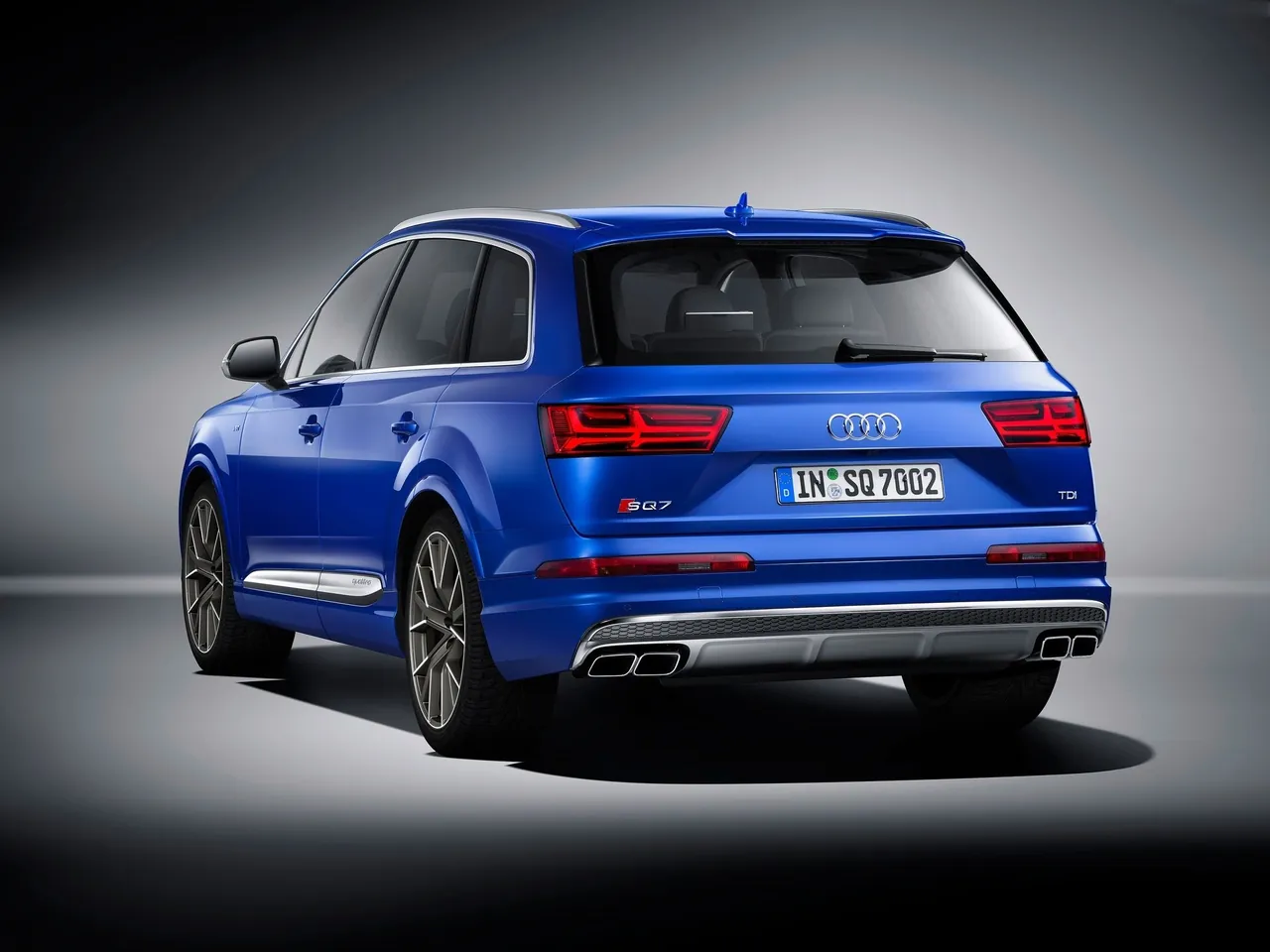 Audi SQ7 TDI (2017) – zadní tříčtvrteční pohled