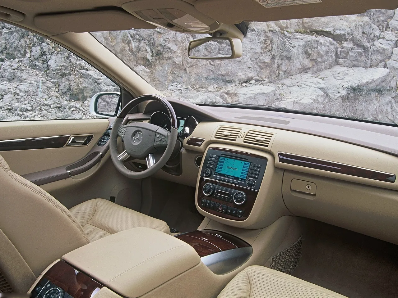 Mercedes-Benz R-Class (2008) - Interior