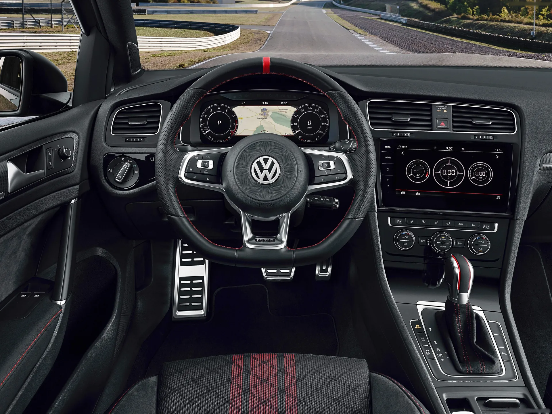 Volkswagen Golf GTI TCR (2019) – interiér