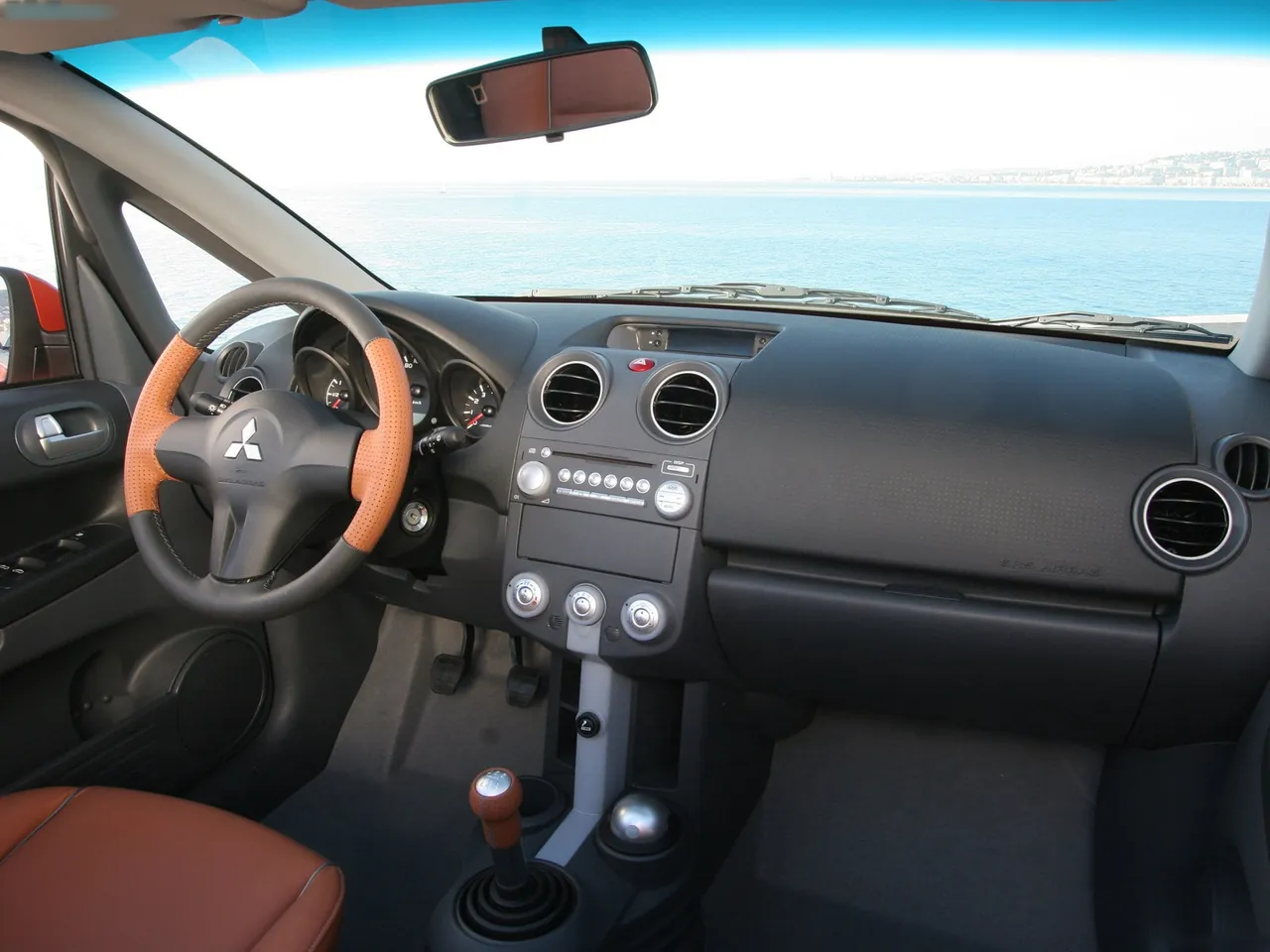 Mitsubishi Colt CZC (2007) – interiér