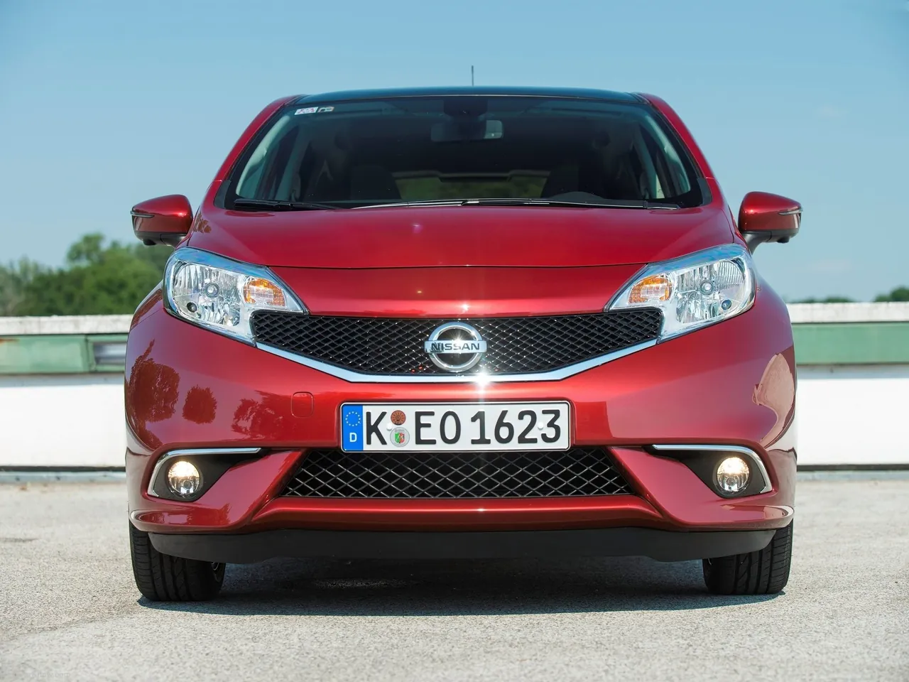Nissan Note (2014) - Front