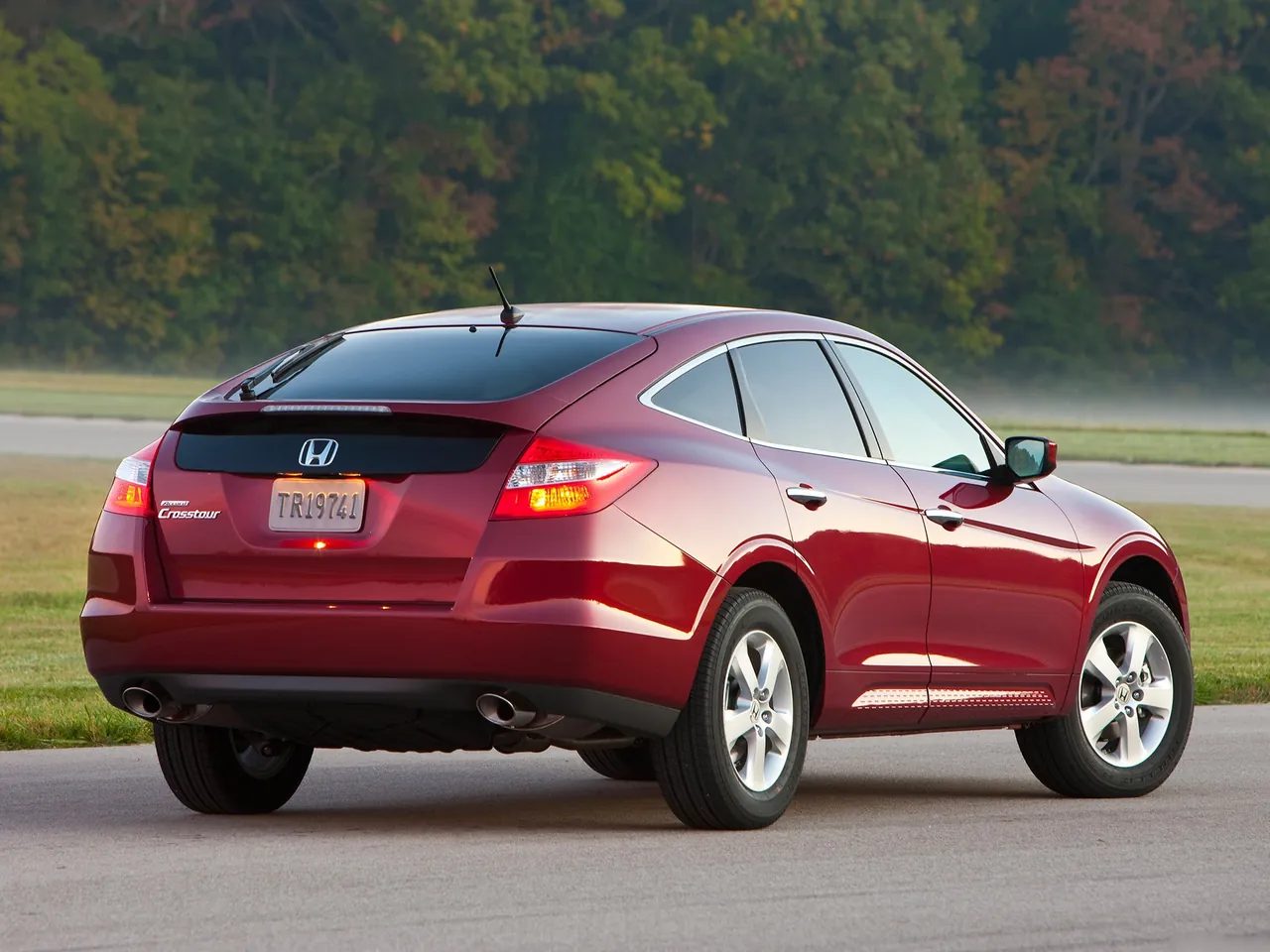 Honda Accord Crosstour (2010) – zadní tříčtvrteční pohled
