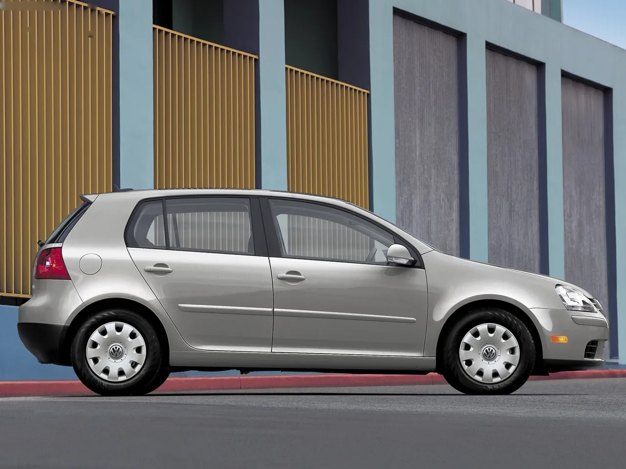 Volkswagen Rabbit (2006) - Side Profile
