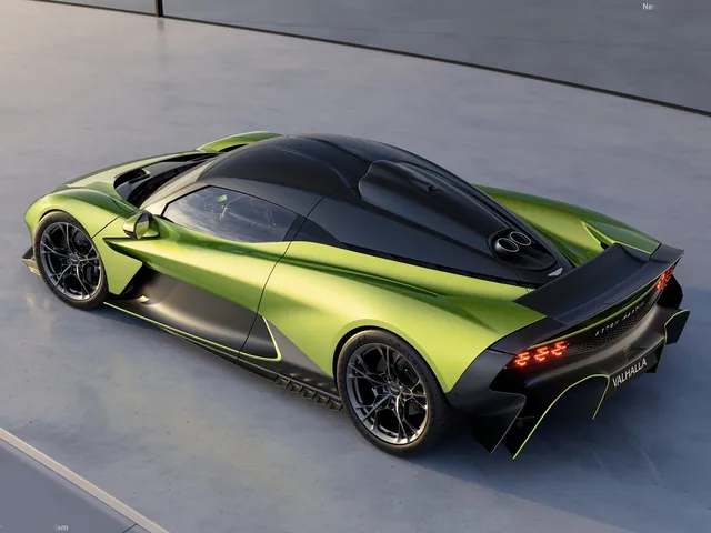 Aston Martin Valhalla (2026)