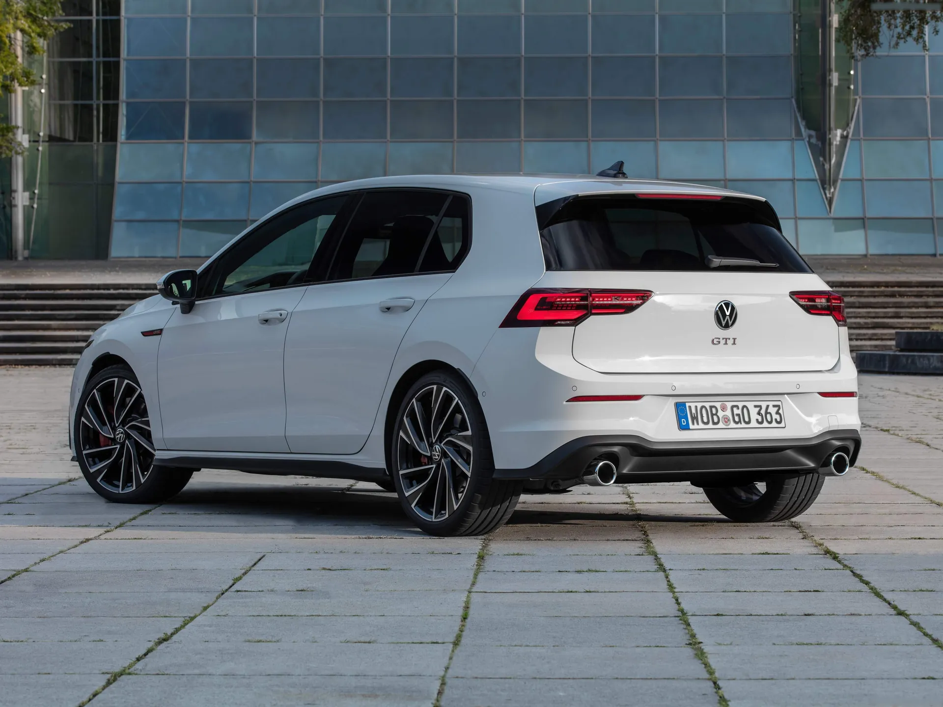 Volkswagen Golf GTI (2021) - Rear Three-Quarter