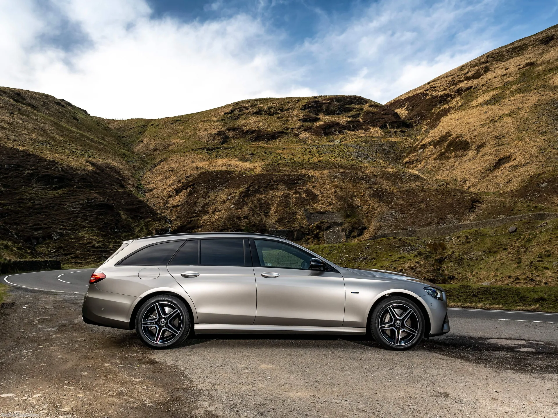Mercedes-Benz E-Class Estate [UK] (2021) - Side Profile